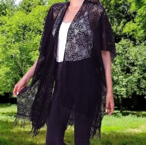 🔥FINAL PRICE DROP🔥NWT BLACK LACE OPEN FRONT KIMONO WITH FINE FRINGE HEM OSFM